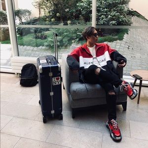 Meet your Posher, Yongkyung